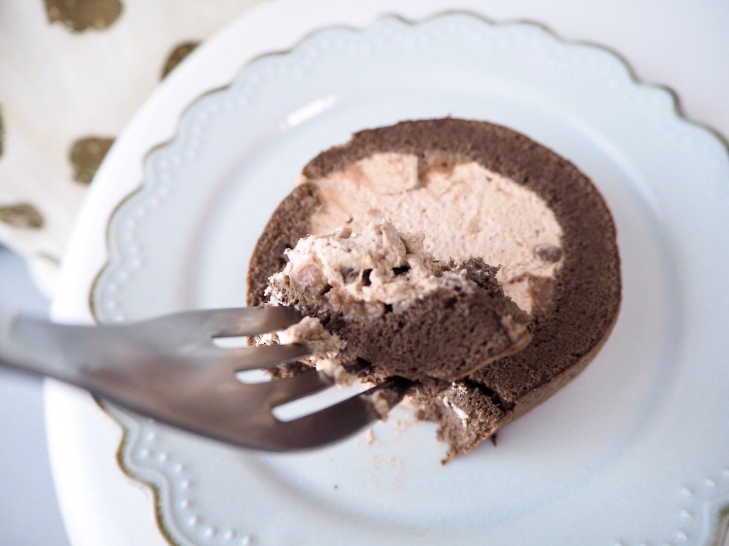 シャトレーゼ「チョコカスタード入りホイップクリーム」商品写真