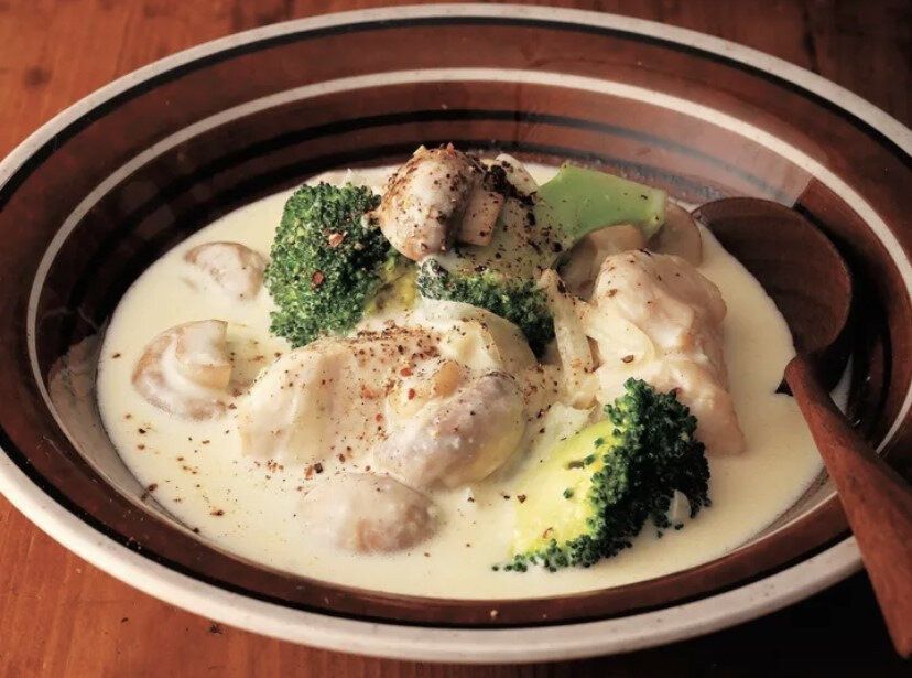 鶏とブロッコリーのレンジクリーム煮