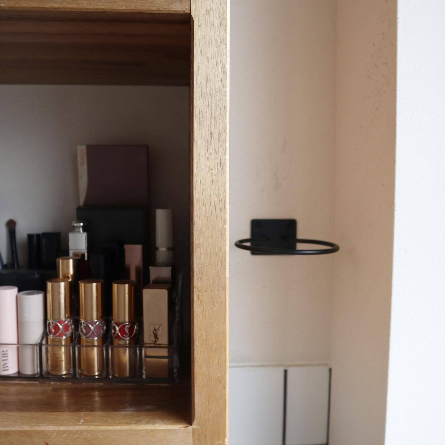 色味を合わせたホルダーで目立ちにくい収納に