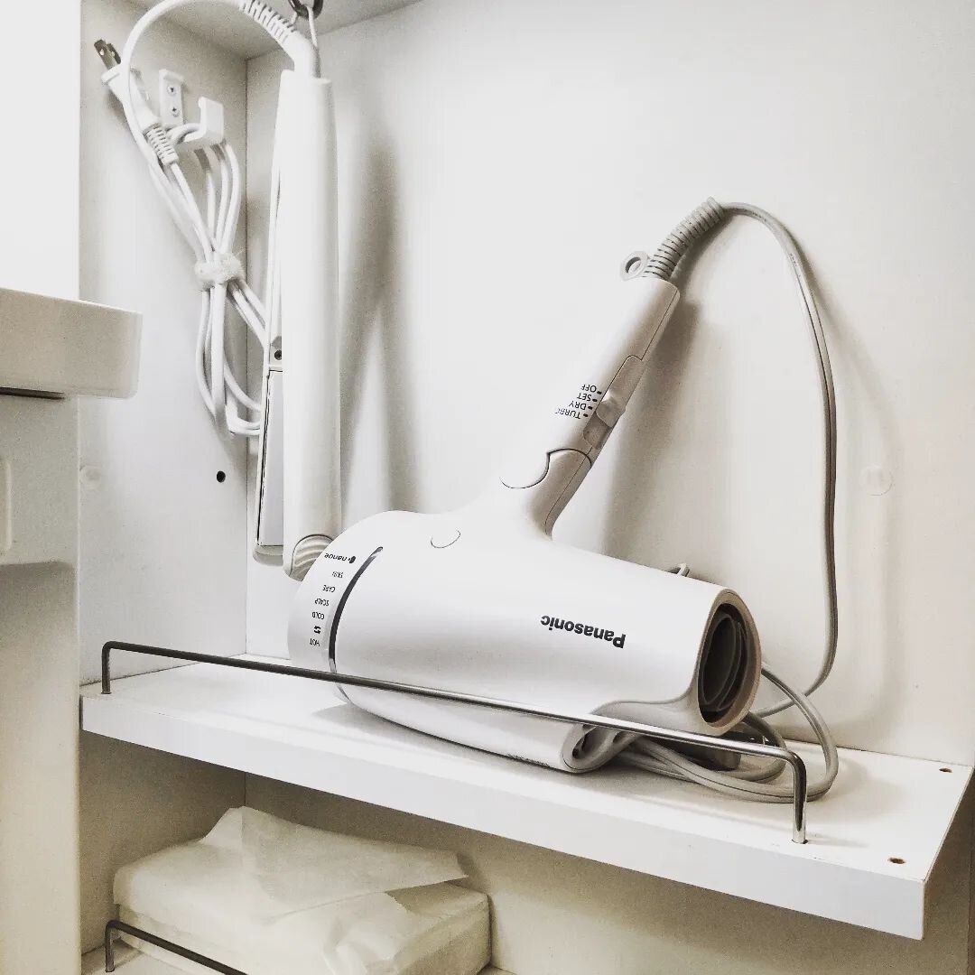 棚の一部をドライヤー専用スペースに!