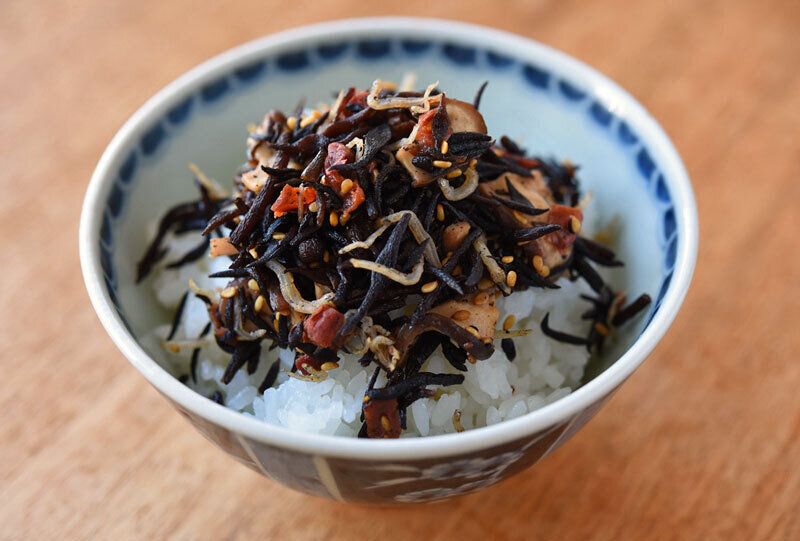 パパッと手作り!梅ひじきふりかけのレシピ/作り方