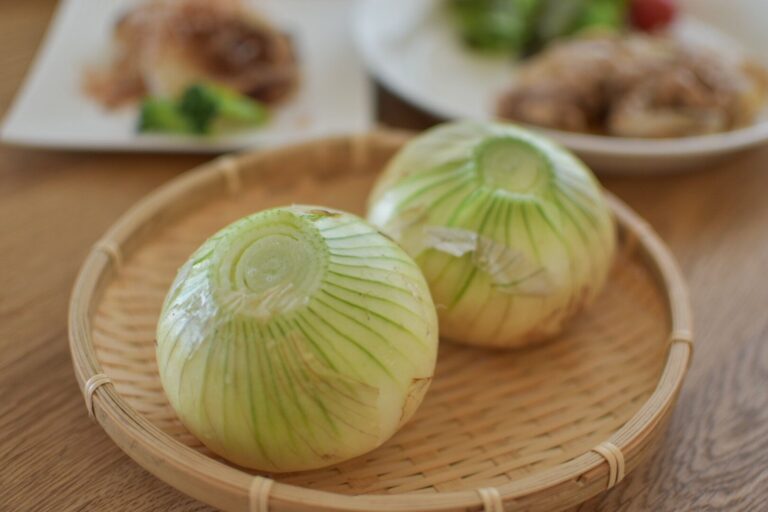 新玉ねぎがよりおいしくなるレシピ30選！普通の玉ねぎとの違いも解説！