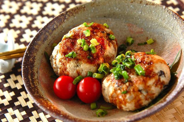 簡単ヘルシー!かさ増ししっとり甘辛おからハンバーグ