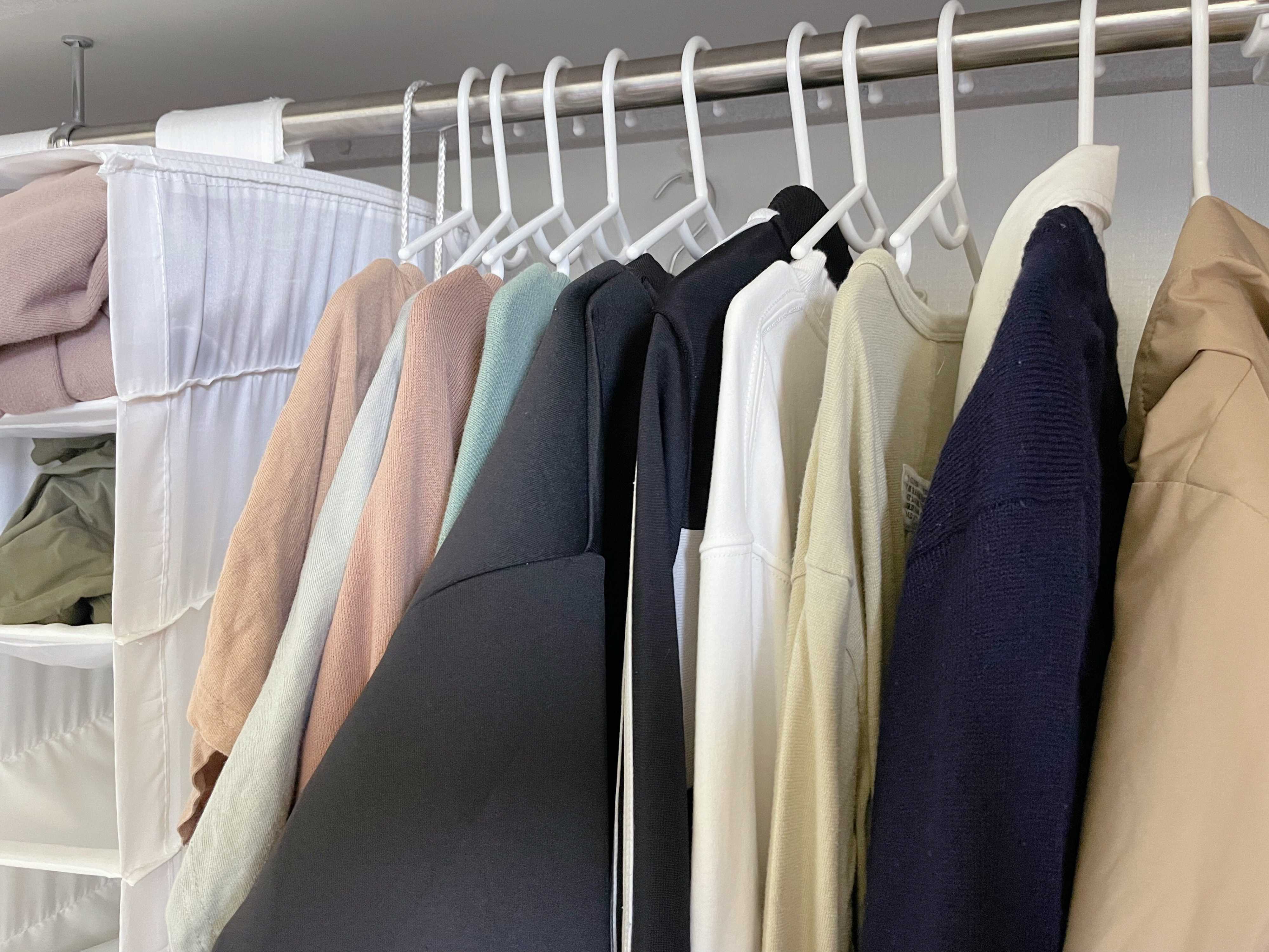 3．ピンフックを使った洋服収納