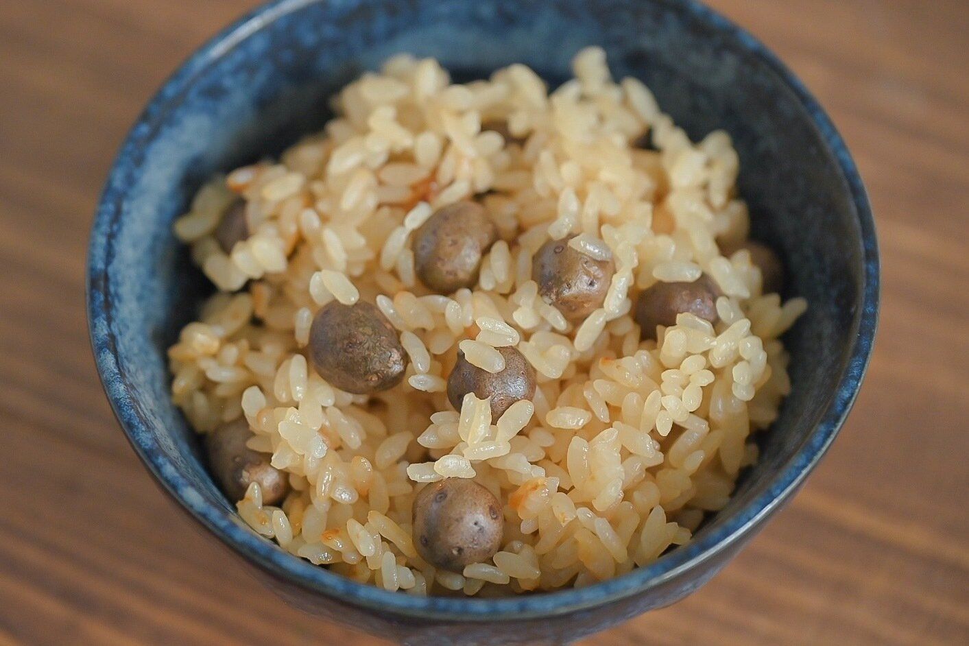 茶碗に盛られたむかごごはん