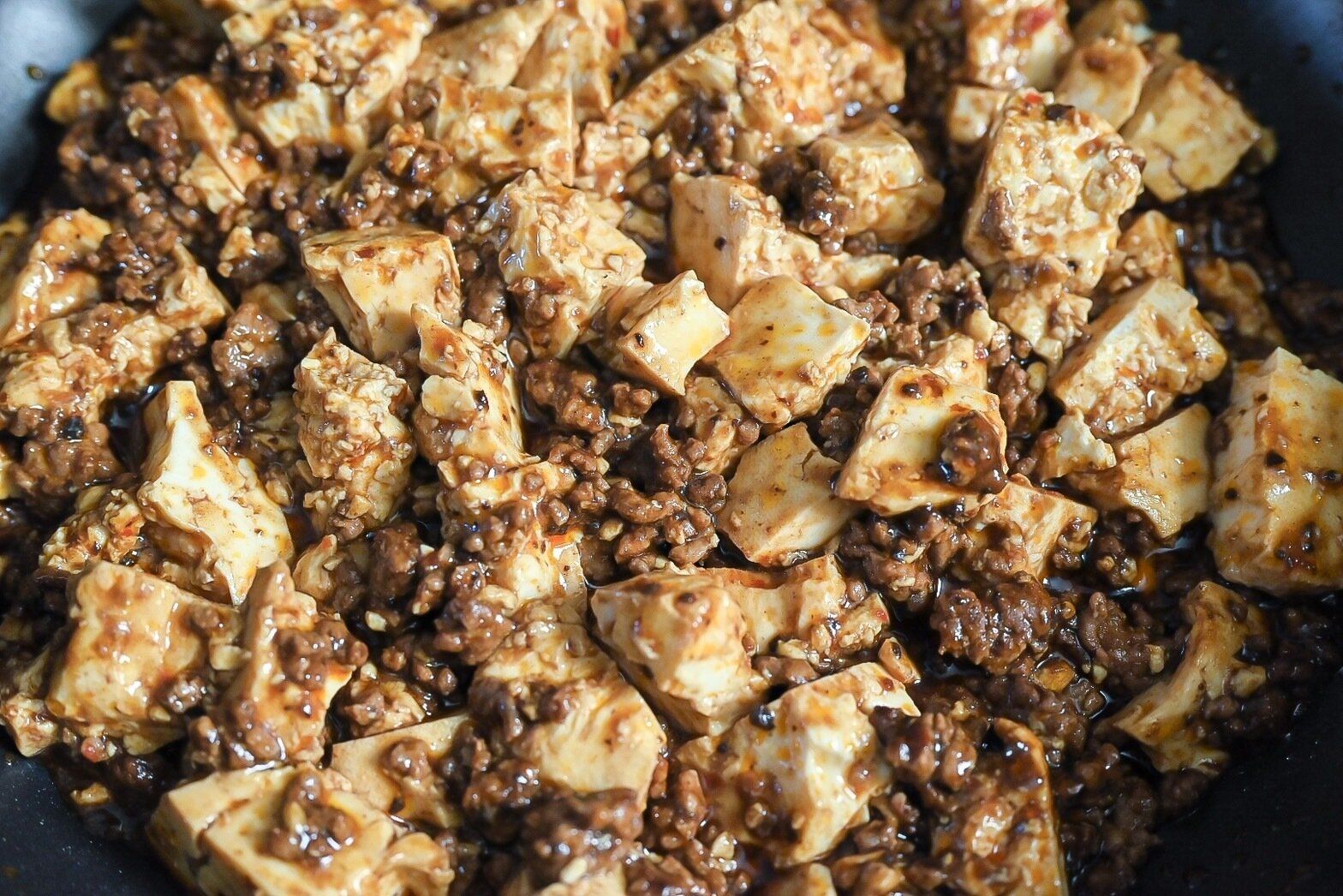 黒麻婆豆腐