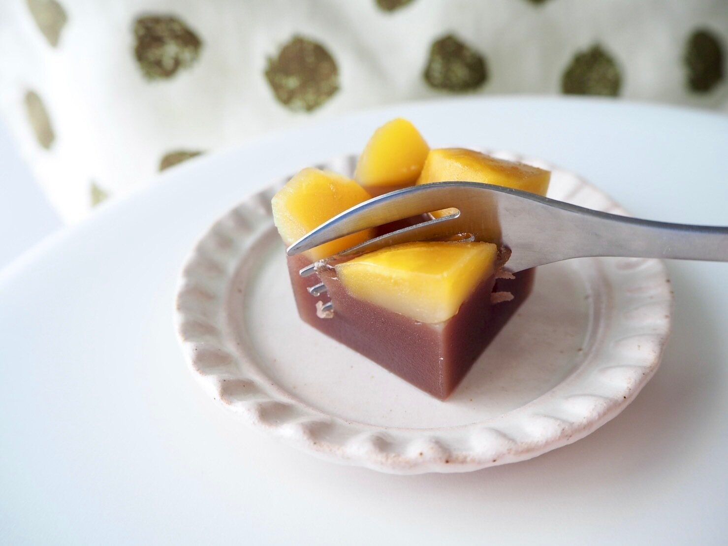 シャトレーゼ「栗蒸しようかん」フォーク入れ写真