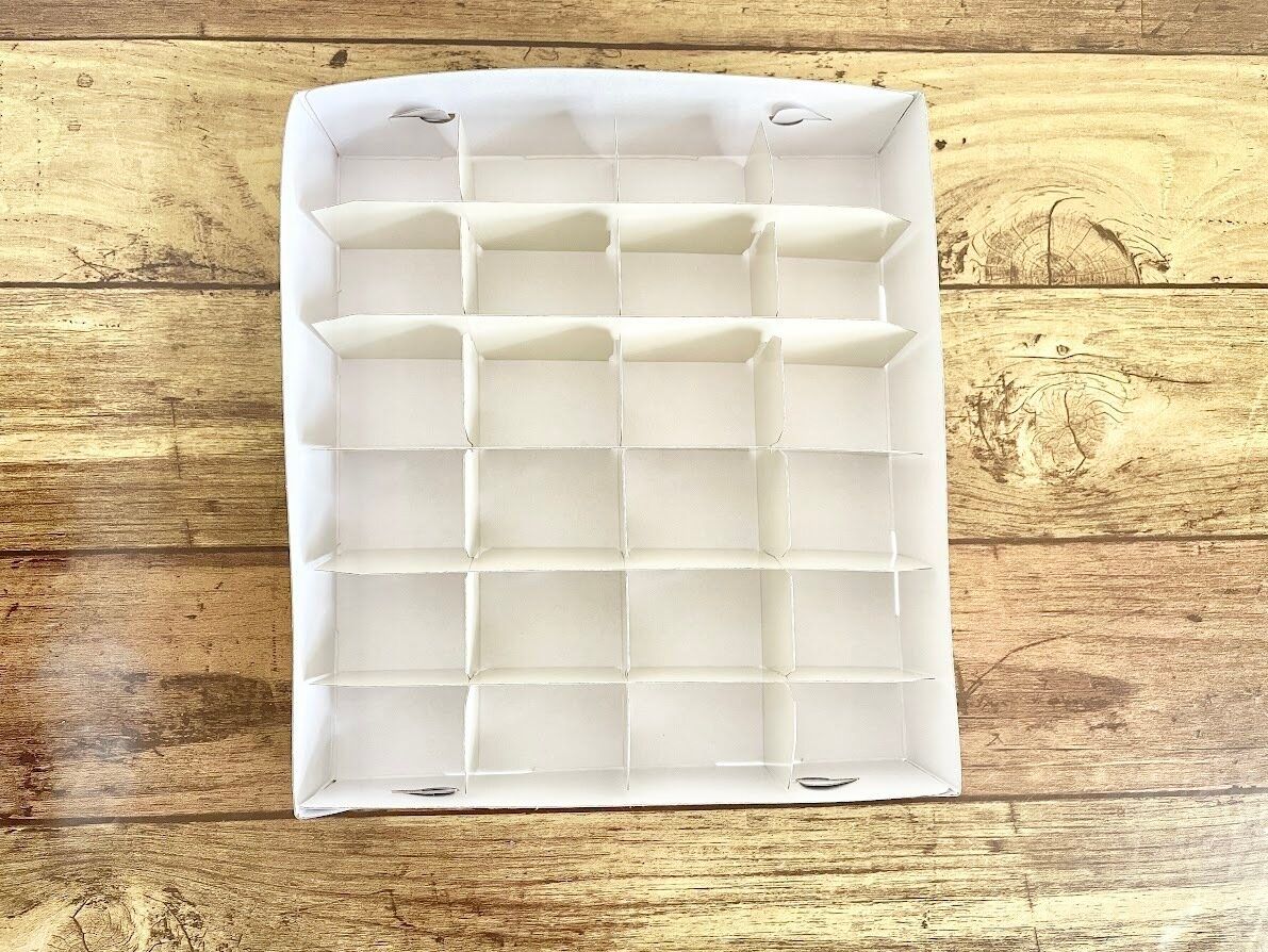 組み立て途中のアドベントカレンダー