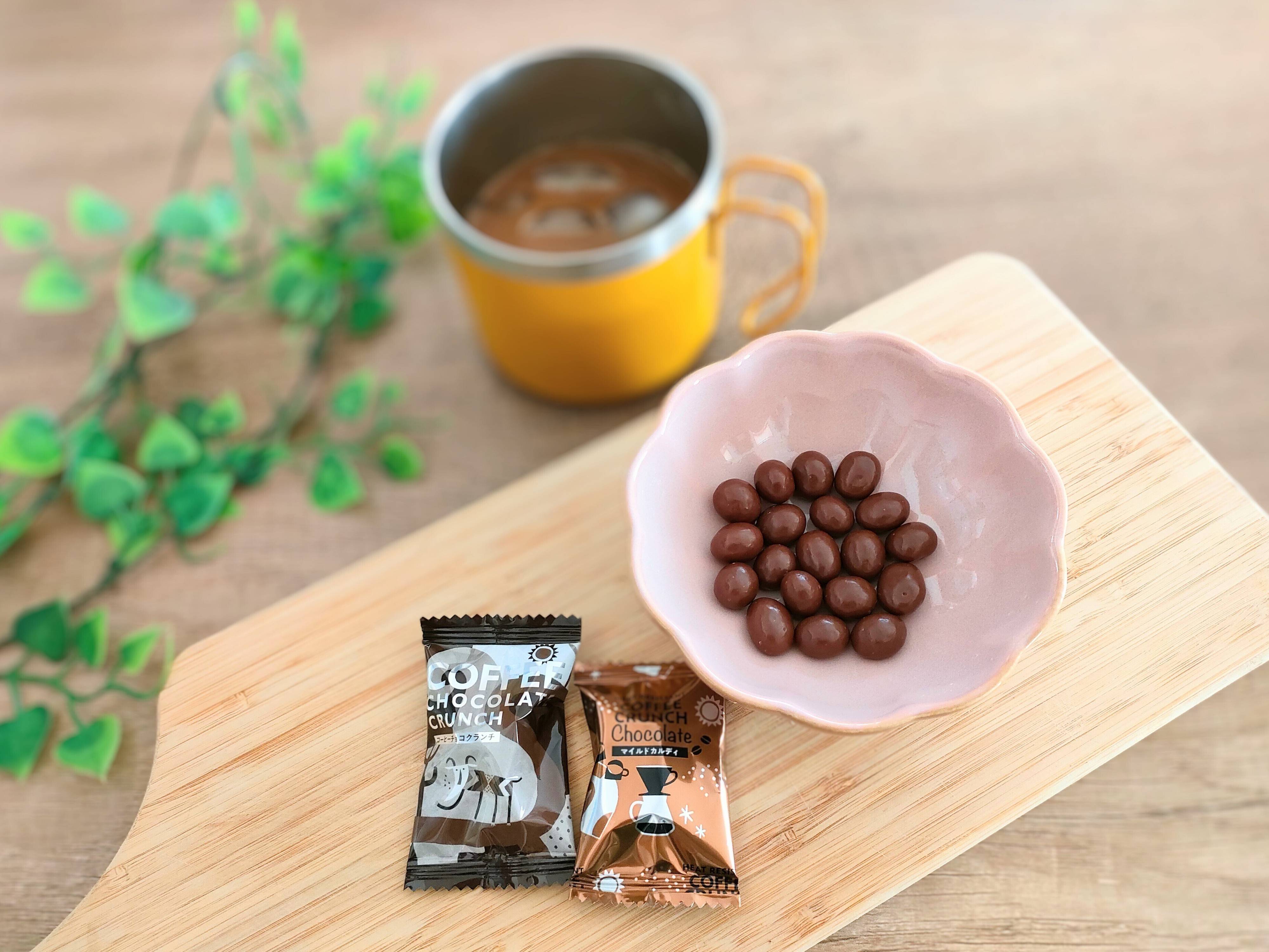 チョコレート3種類とコーヒー