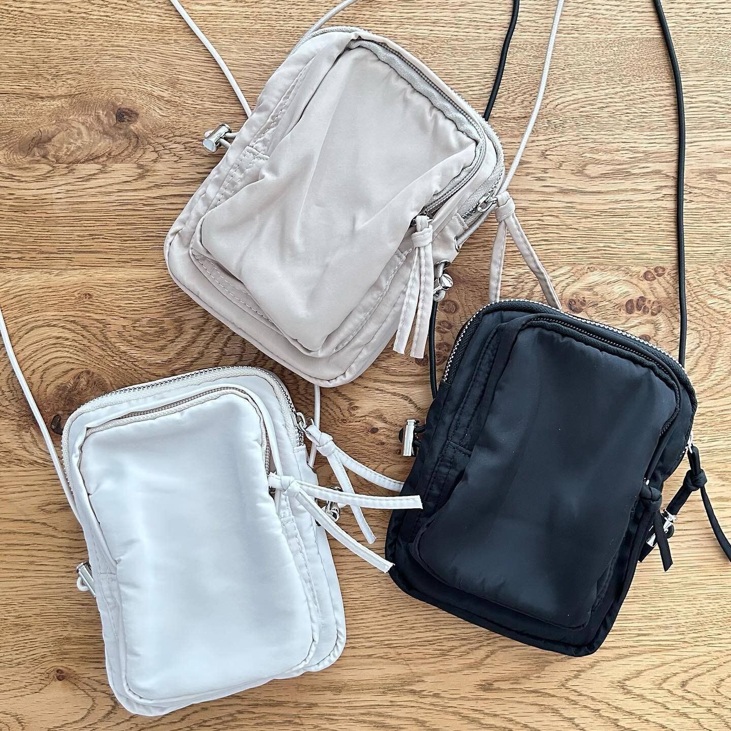 色違いでそろえても楽しい「ミニショルダーバッグ」