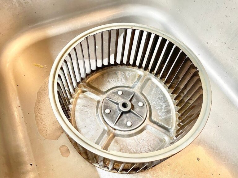 元家政婦が教える！面倒な「換気扇」の掃除はゴシゴシこすらないのが正解