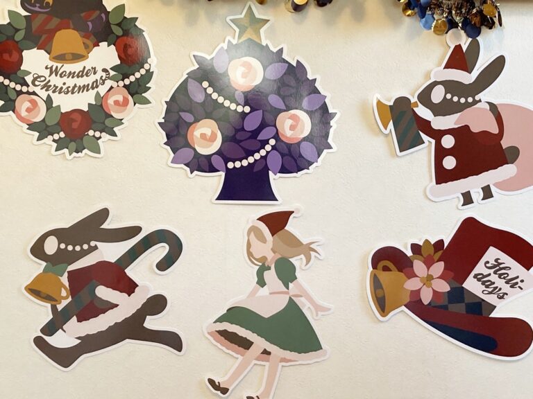 【セリア】かわいすぎる！『不思議の国のアリス』ウォールペーパー