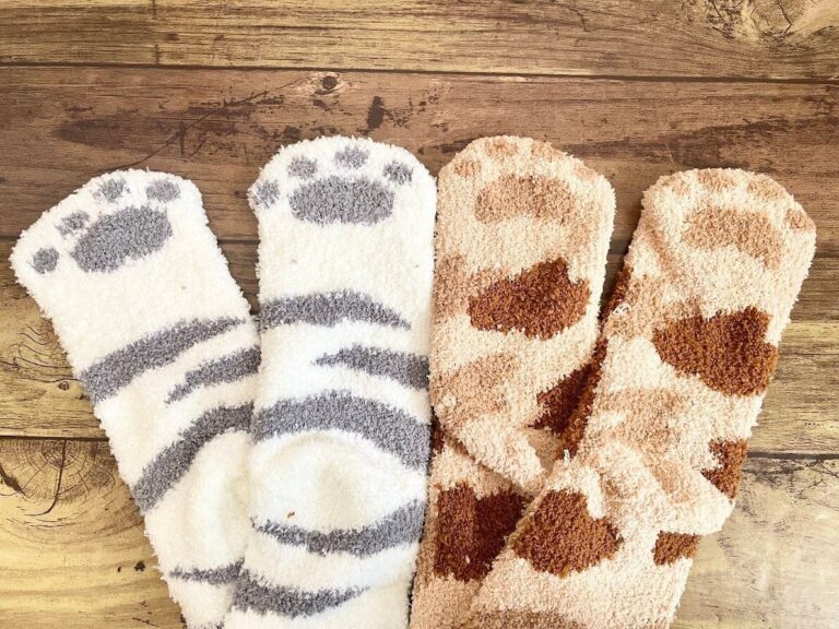 【ダイソー】肉球がかわいすぎ！大人も履きたい猫足ソックス