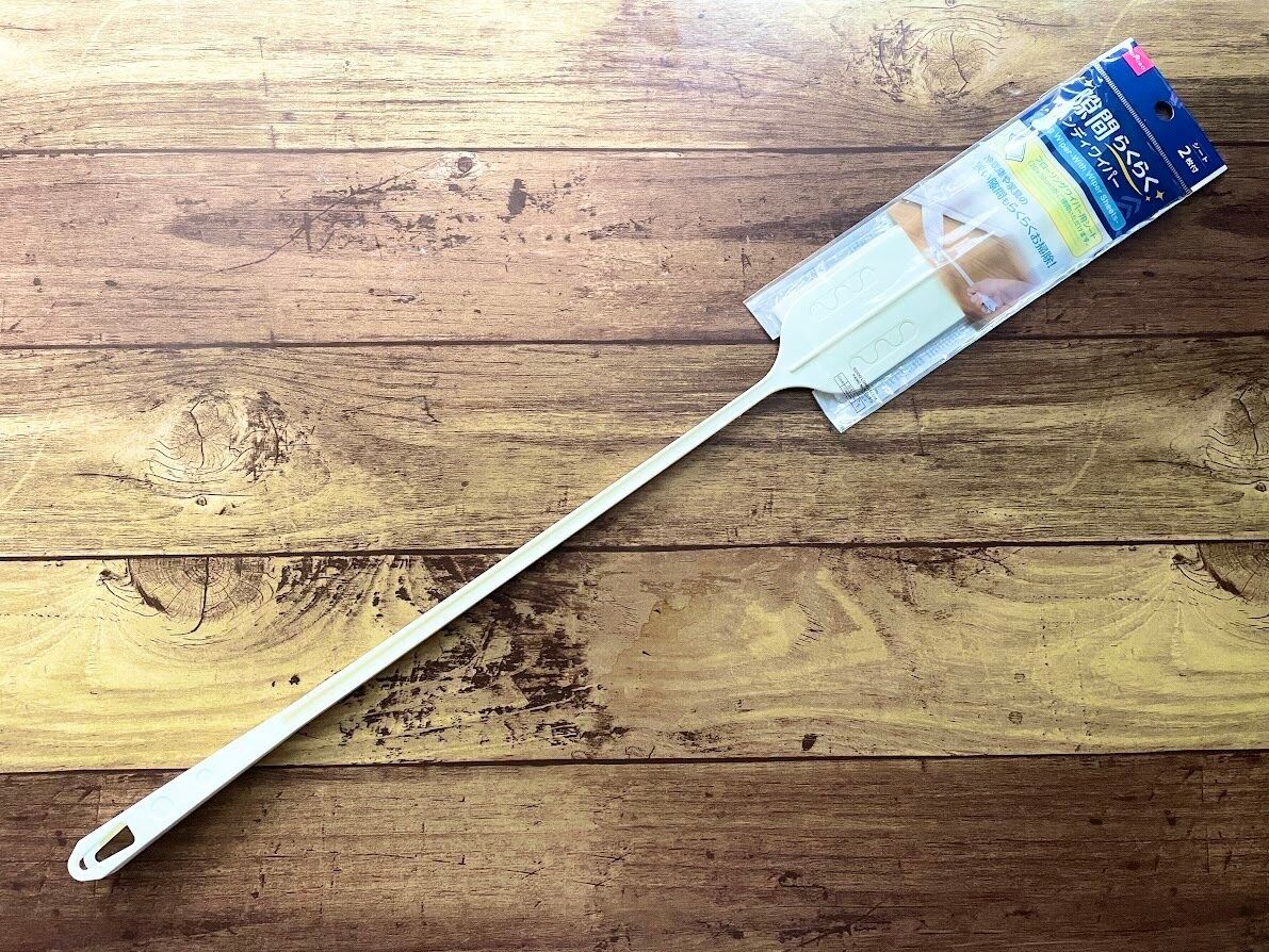 パッケージ入りのダイソー隙間らくらくハンディワイパー
