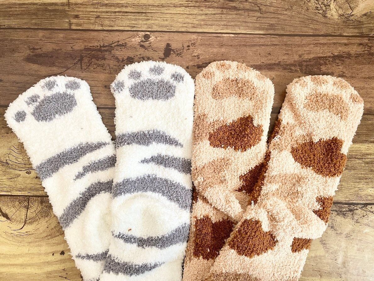 ダイソーのルームソックス(アニマル、肉球)