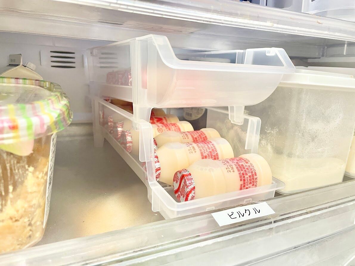 冷蔵庫に入れた乳酸菌飲料ラック