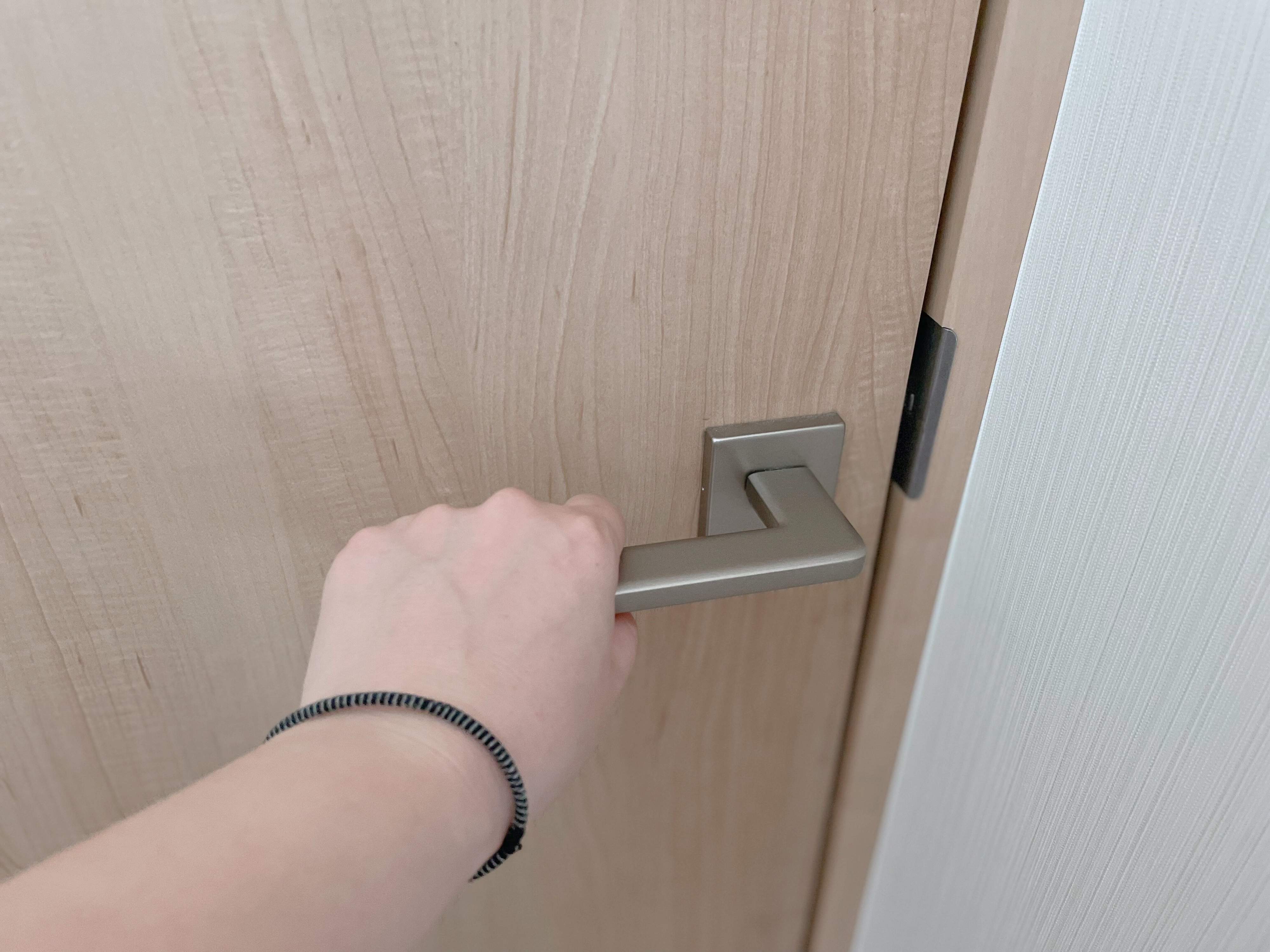 見た目は「ただのヘアゴム」だから違和感なし