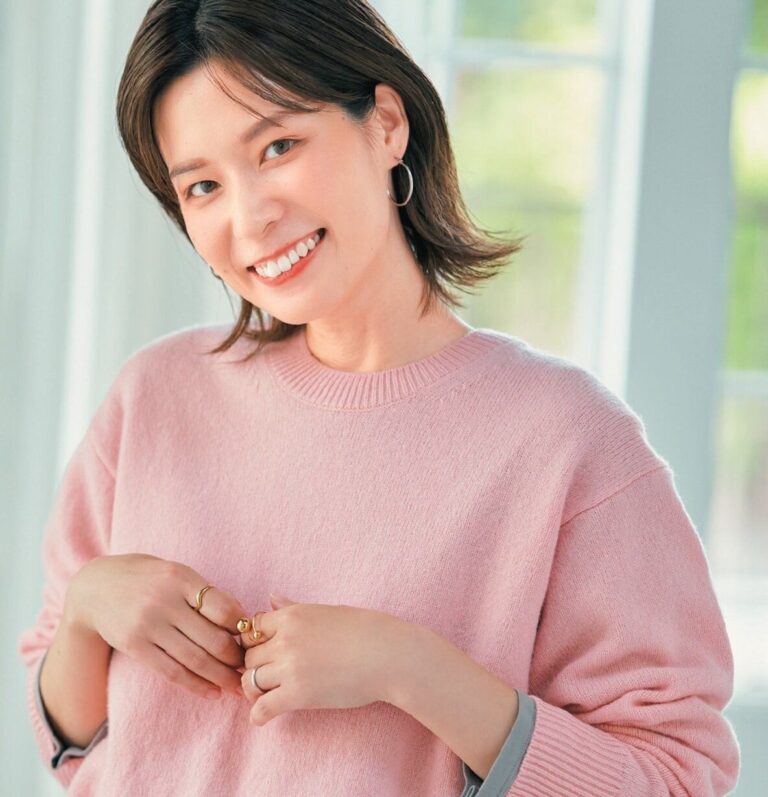 『顔色がくすんで見える』『イタくならずにトレンドを』 GU、ユニクロで悩みを解決！