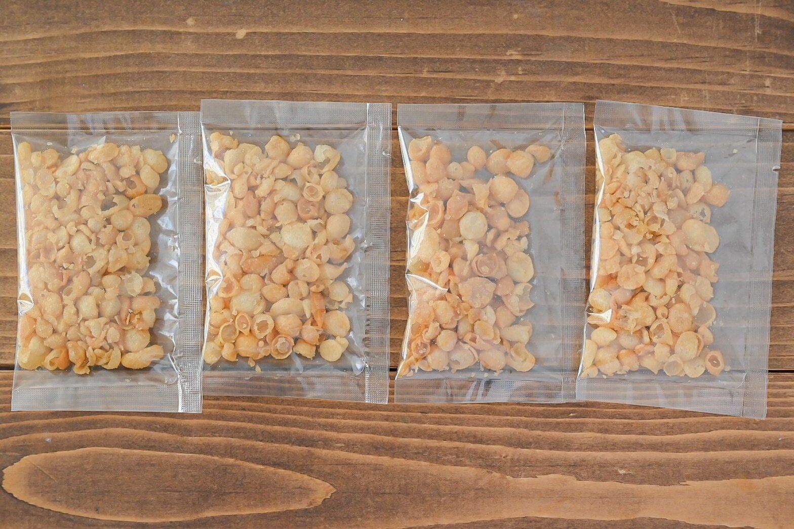 「あげ玉 柚子こしょう味」の中身