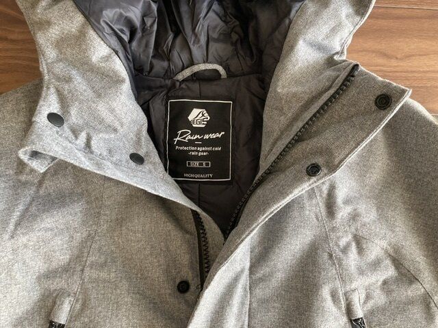 ワークマンディアライトウォームジャケット杢グレーS首元