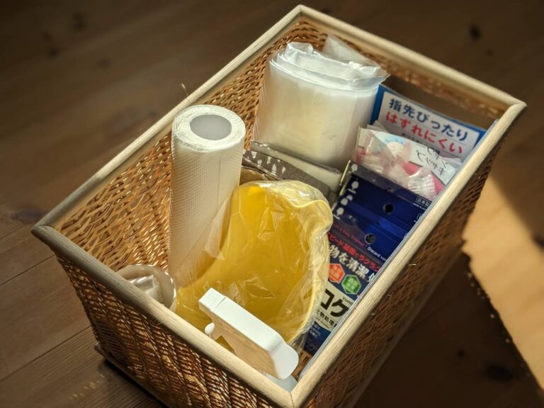 【100均】今すぐ準備して！“いざというときに役立つ“ほぼダイソーでそろう「吐物処理セット」