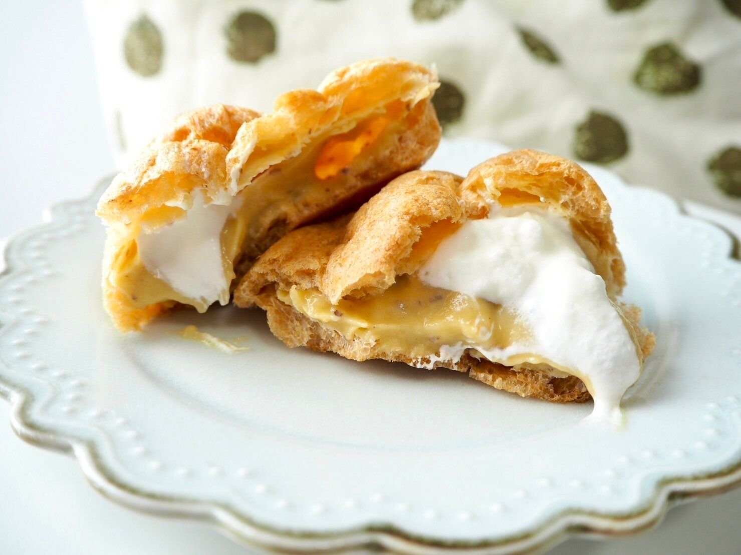 シャトレーゼ「ダブルシュークリーム焼き芋」断面写真