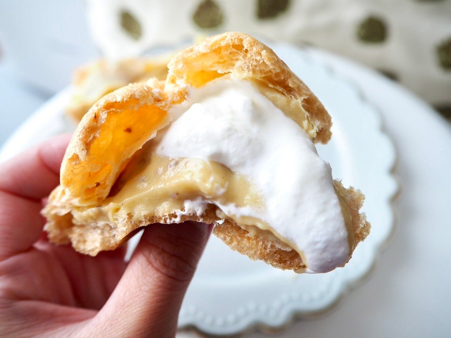 シャトレーゼ「ダブルシュークリーム焼き芋」断面写真