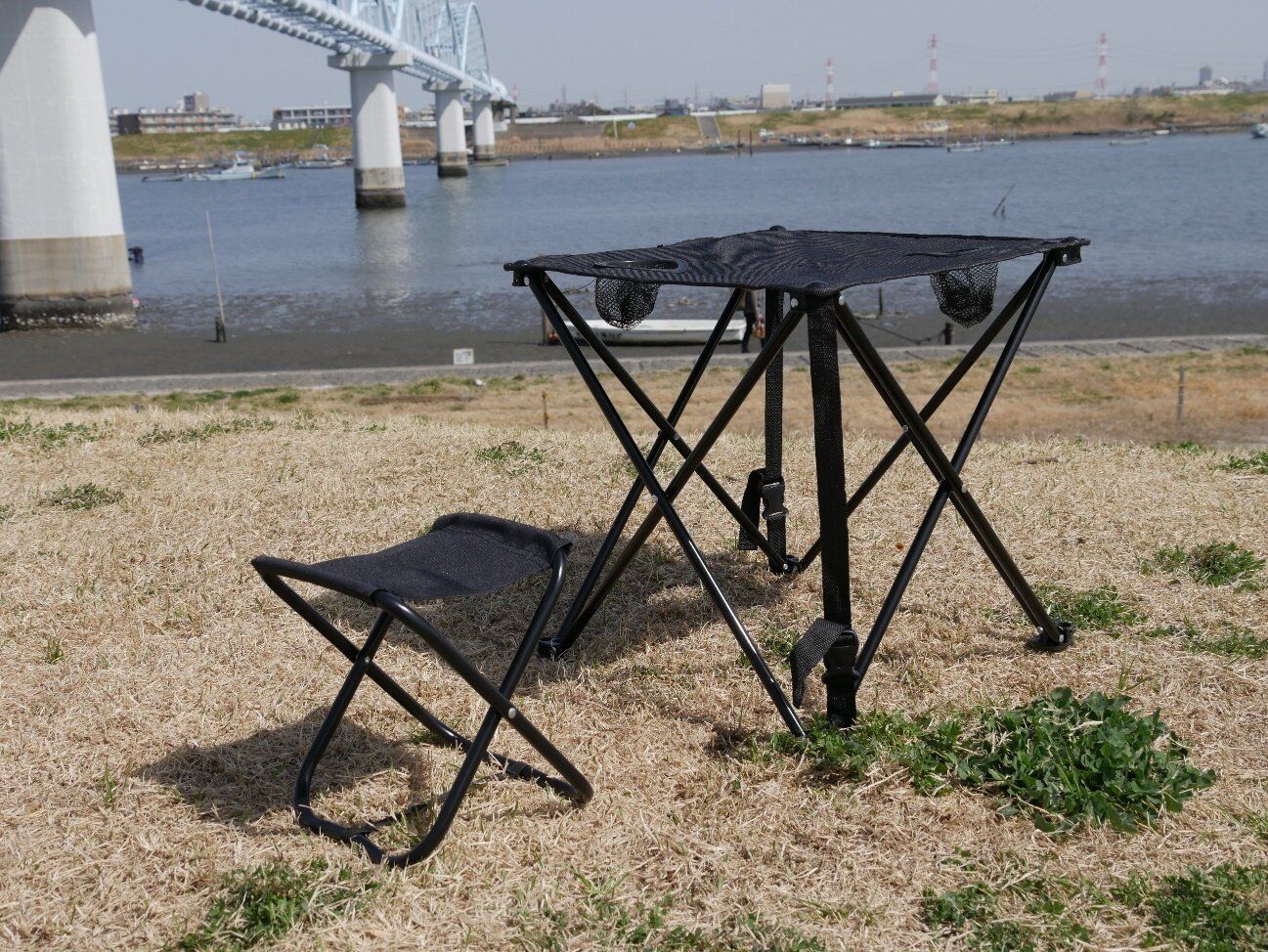 おすすめ4：ゆっくり外でリラックス「コンパクトテーブル」