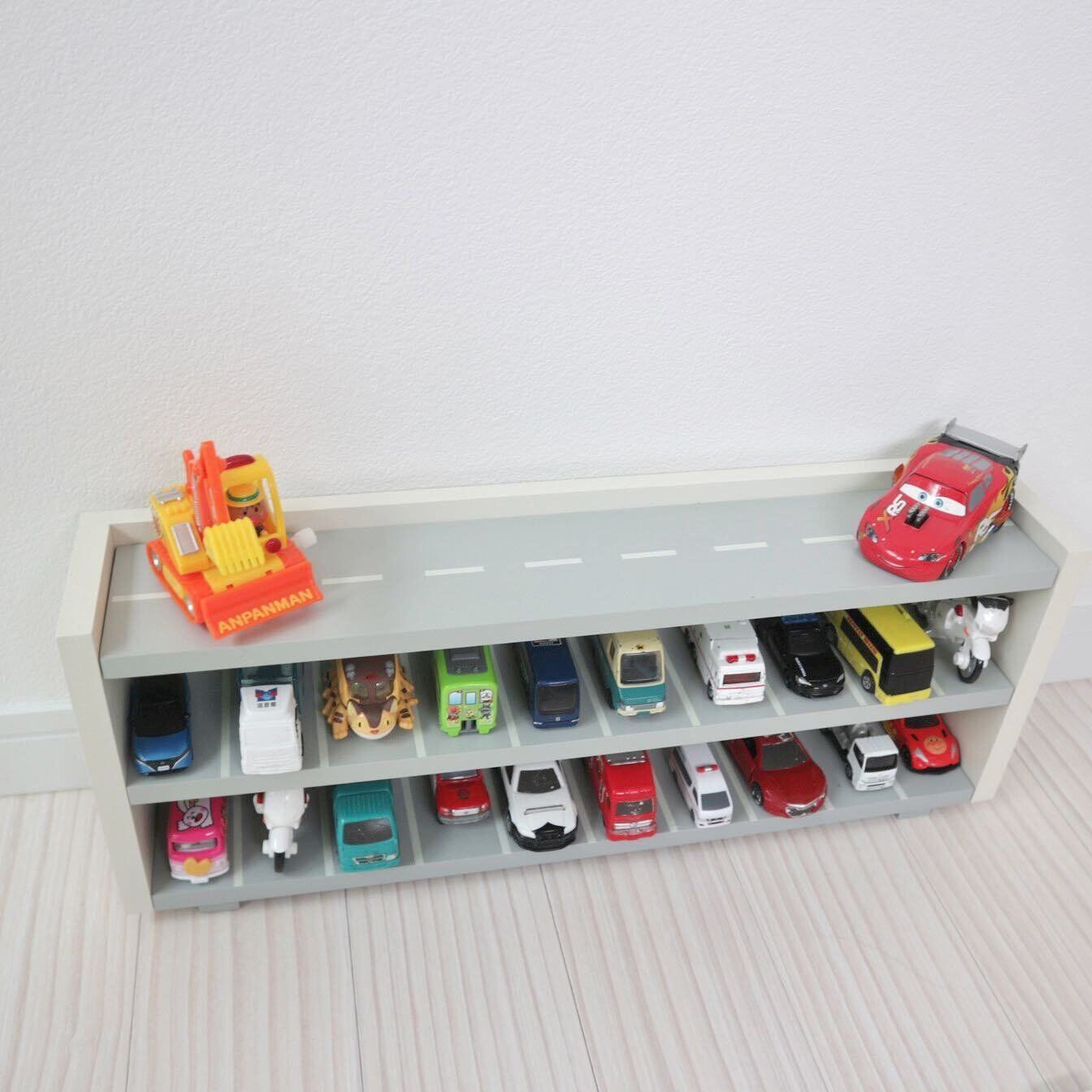 【3COINS】今人気！ミニカー収納棚