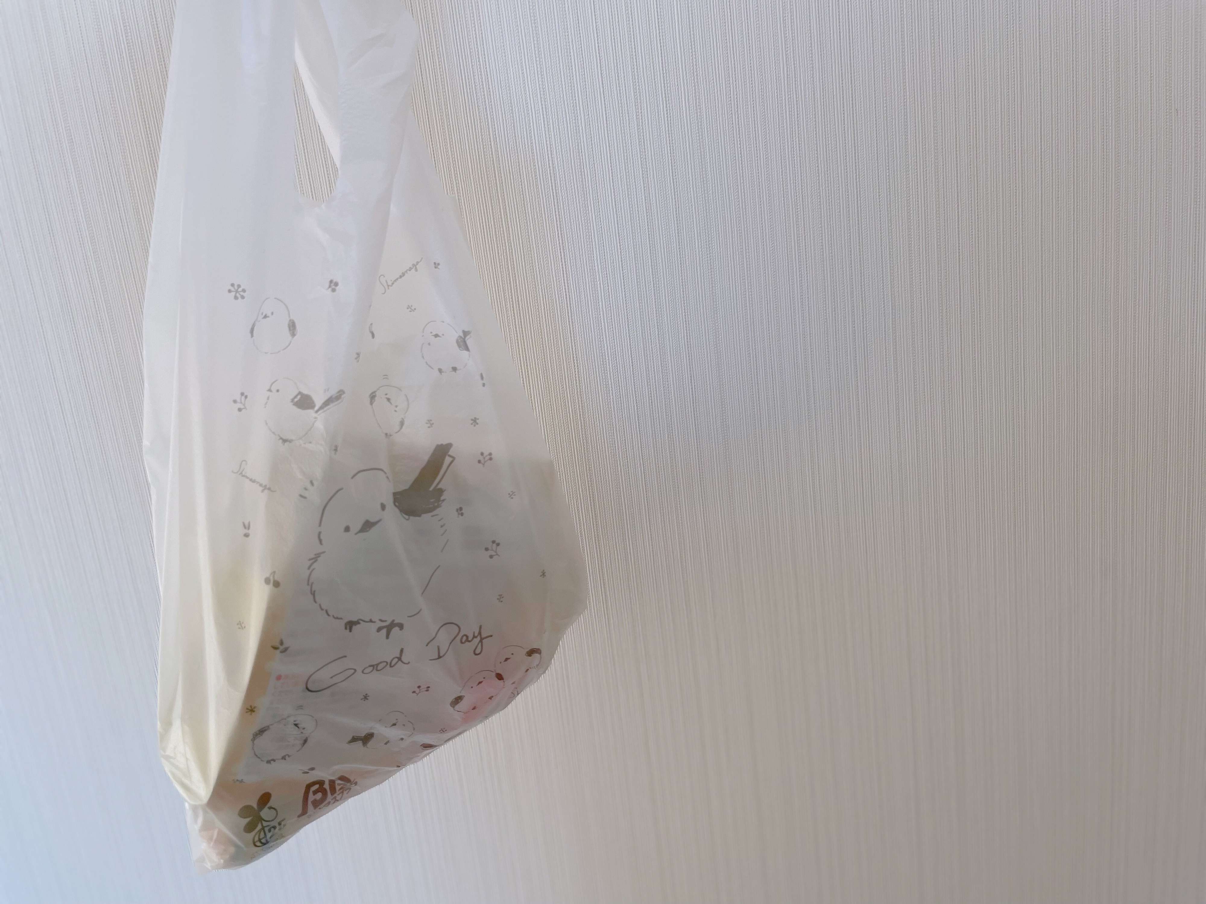 3．取っ手付きポリ袋 バイオ25% シマエナガフレンズ柄 45枚入