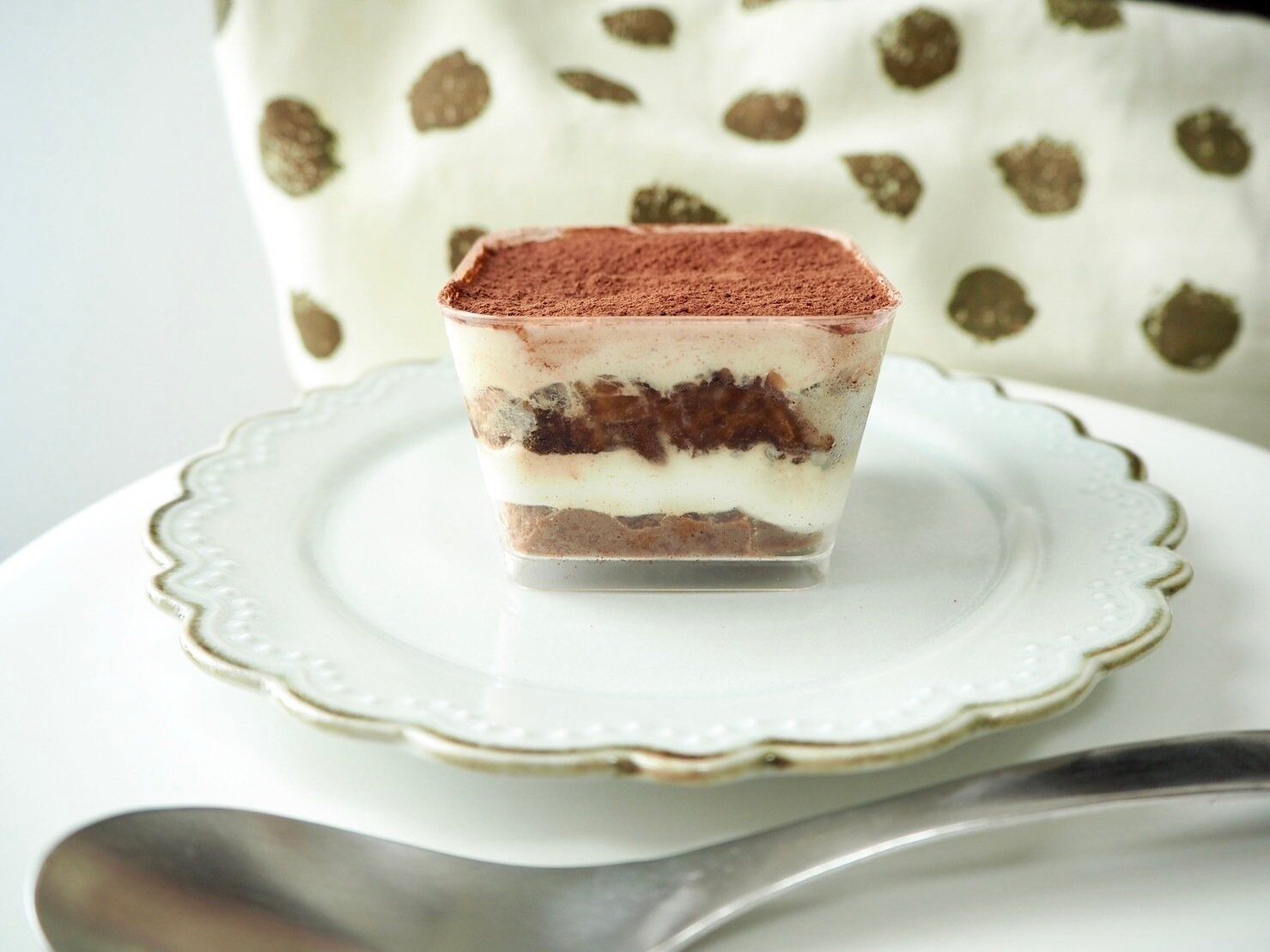 シャトレーゼ「糖質80%カットのティラミス 2個入り」商品写真