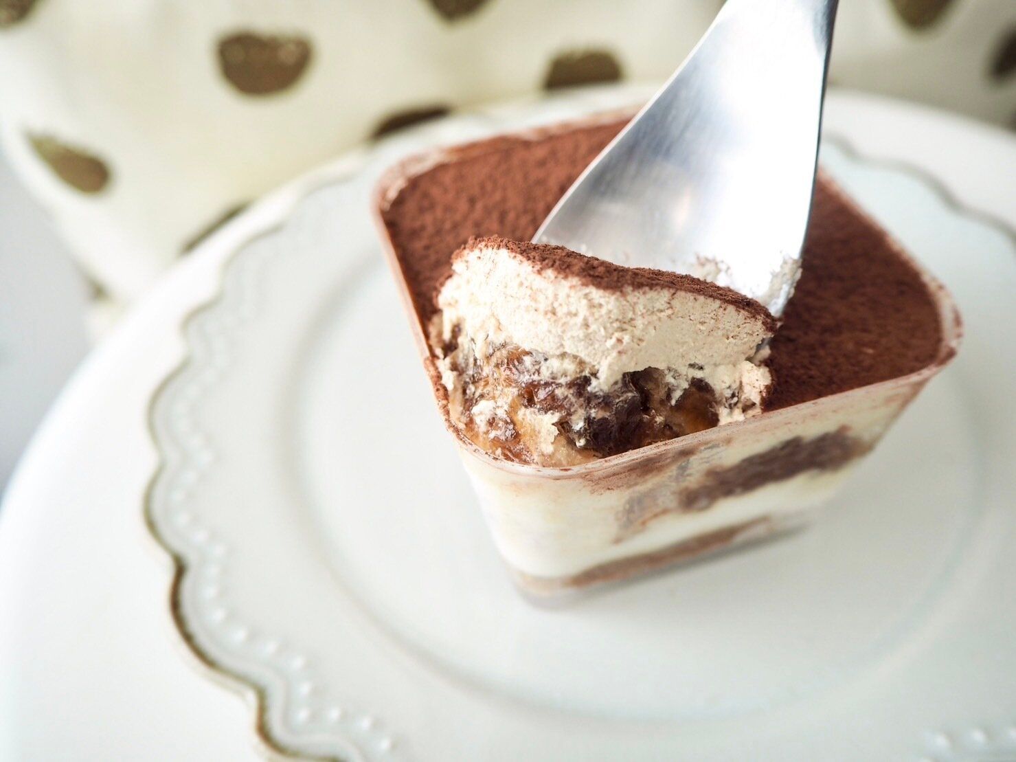 シャトレーゼ「糖質80%カットのティラミス 2個入り」スプーンのせ