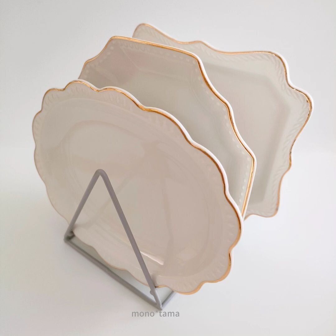 立てる収納で取り出しやすい「アイアンディッシュスタンド 三角形」