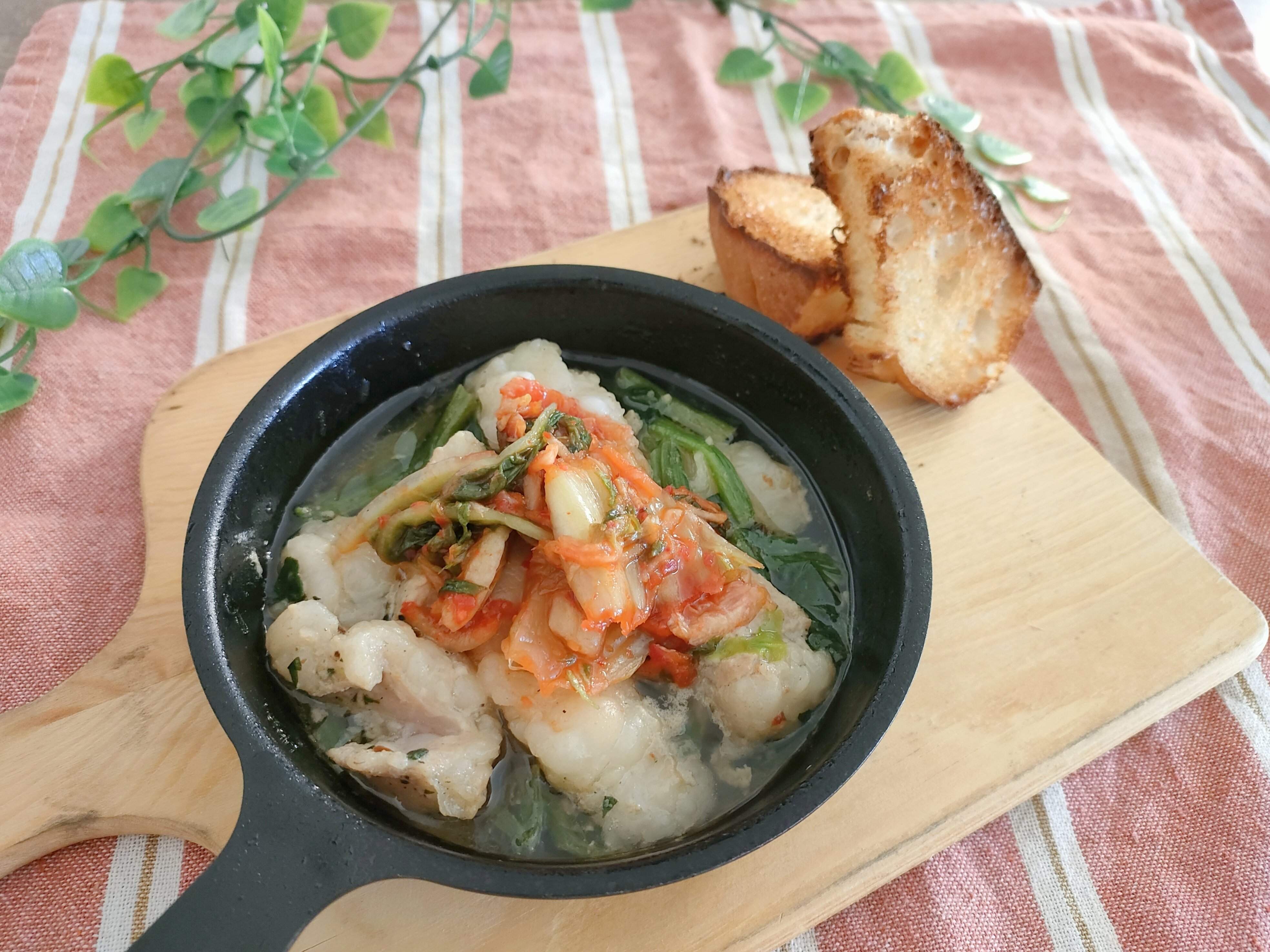 シマチョウのキムチアヒージョ風