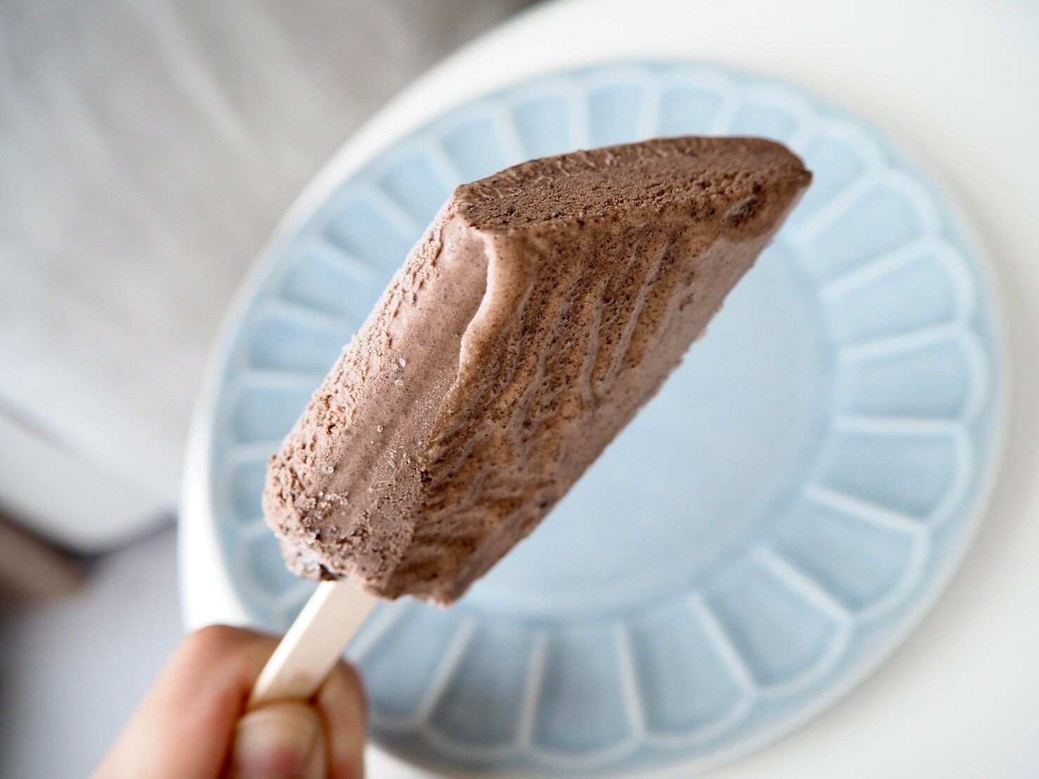 シャトレーゼ「ベルギーショコラのガトーショコラバー」断面写真