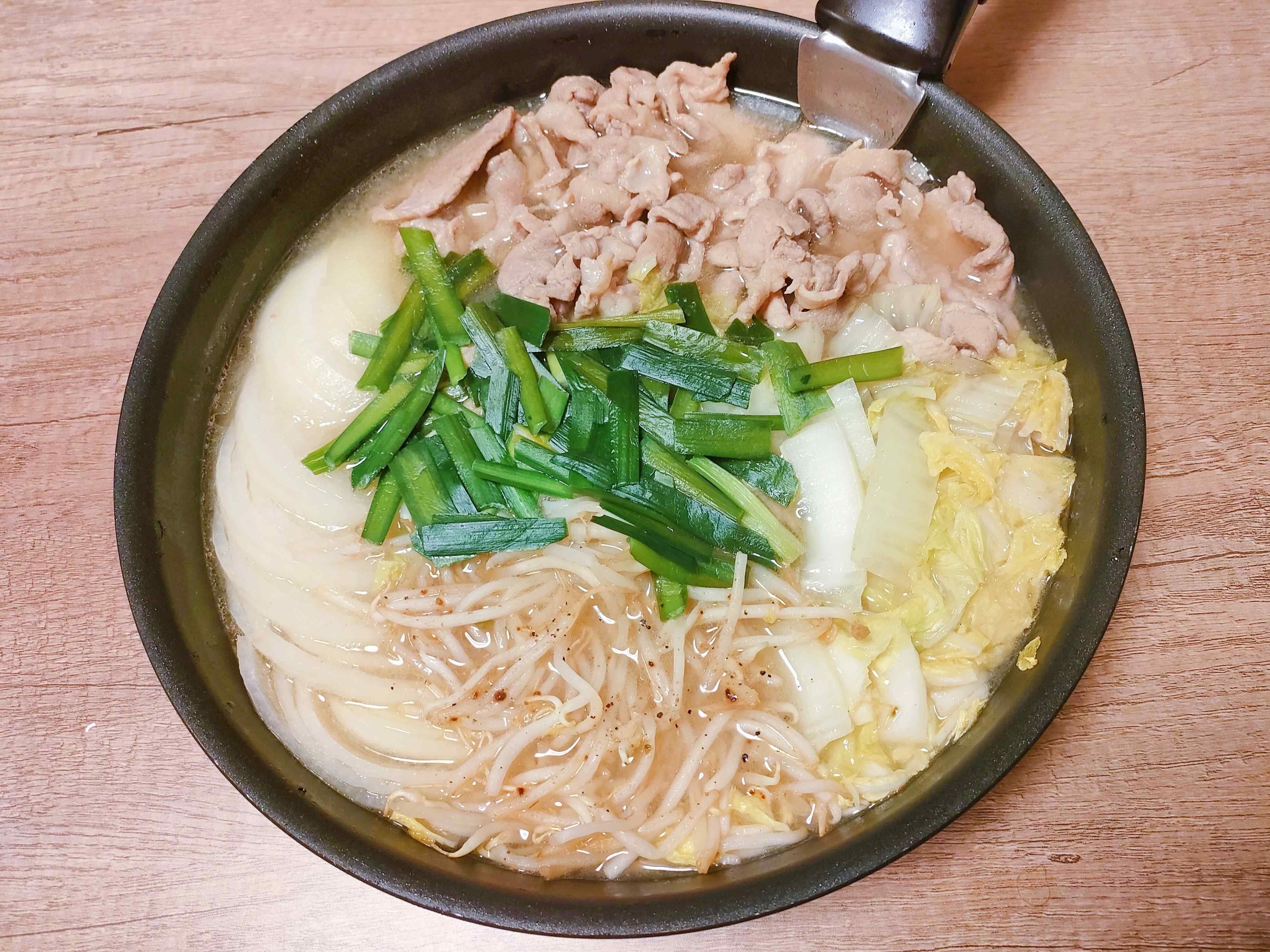 鍋にいれてもおいしい冷凍ニラ