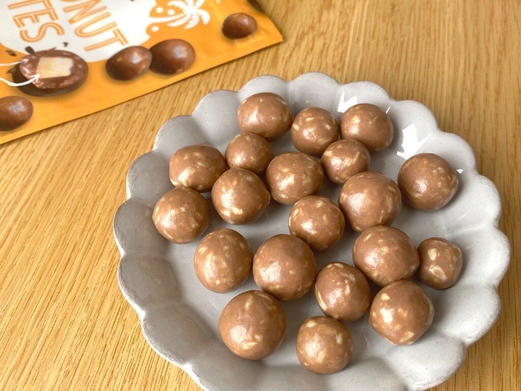 ミルクチョコレートトーステッドココナッツバイツ