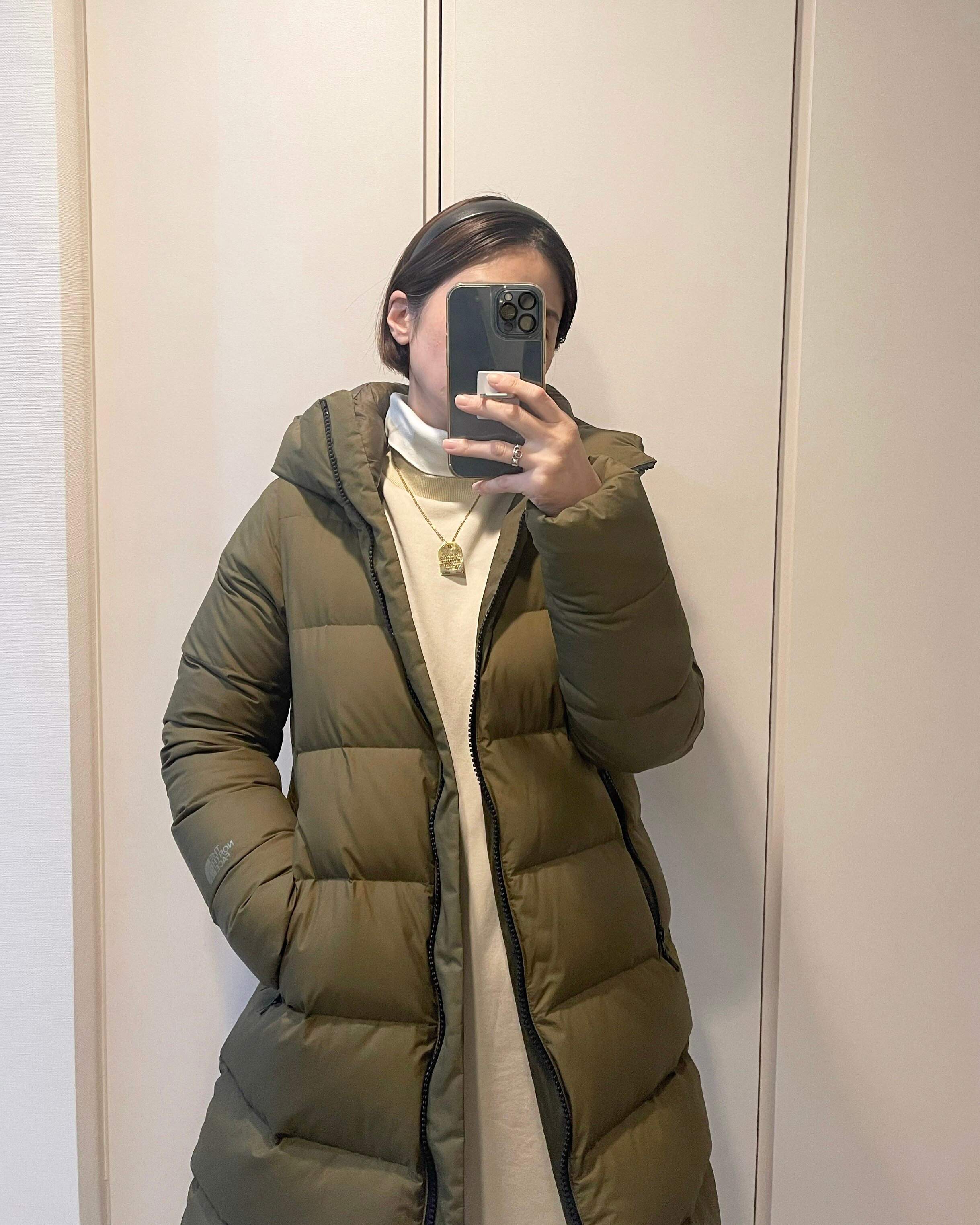 カーキダウンコートとスウェットワンピ