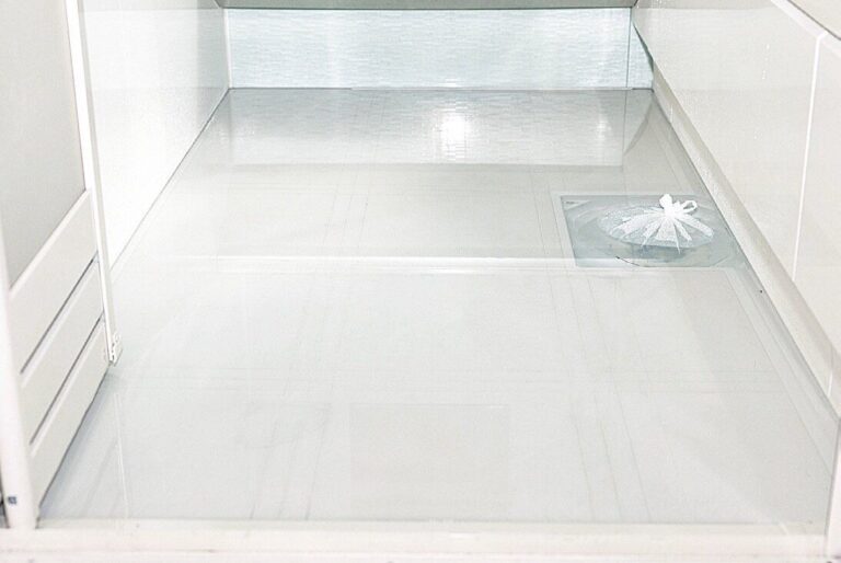 【浴室掃除】床のピンク汚れもゴムパッキンのカビも落としたい！茂木和哉さんが伝授する裏ワザ