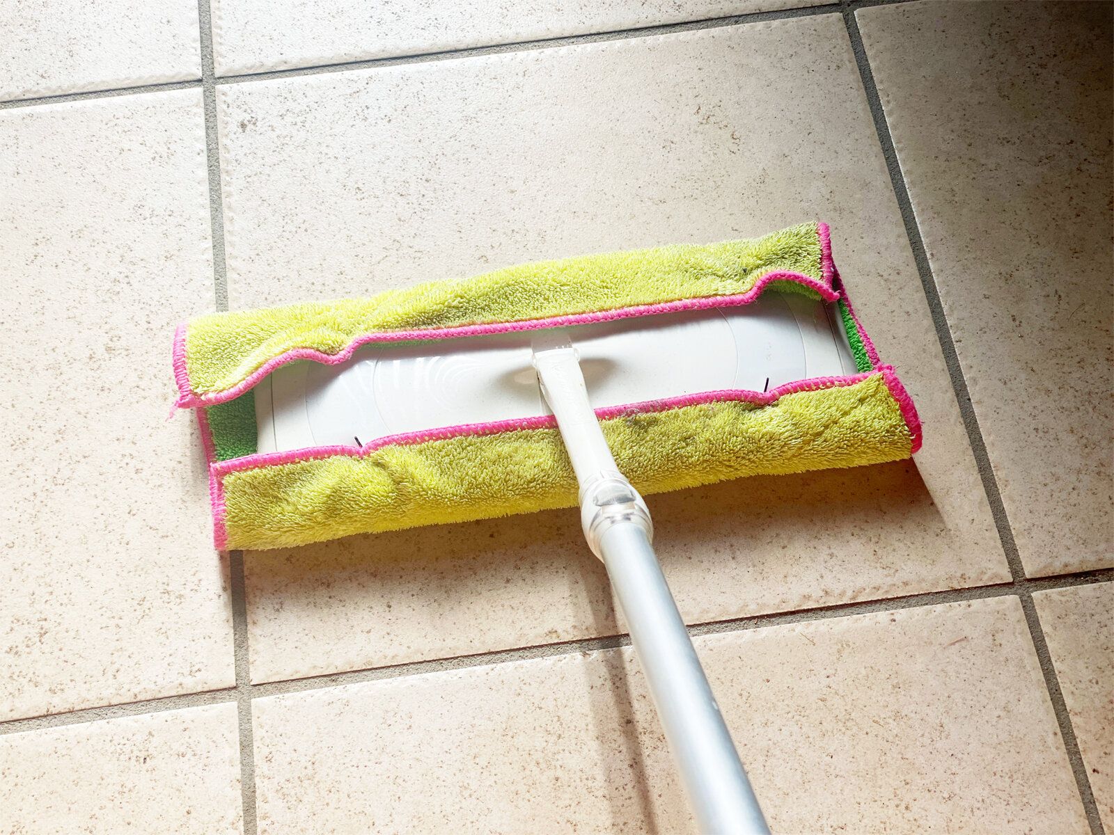 玄関はセスキスプレーで