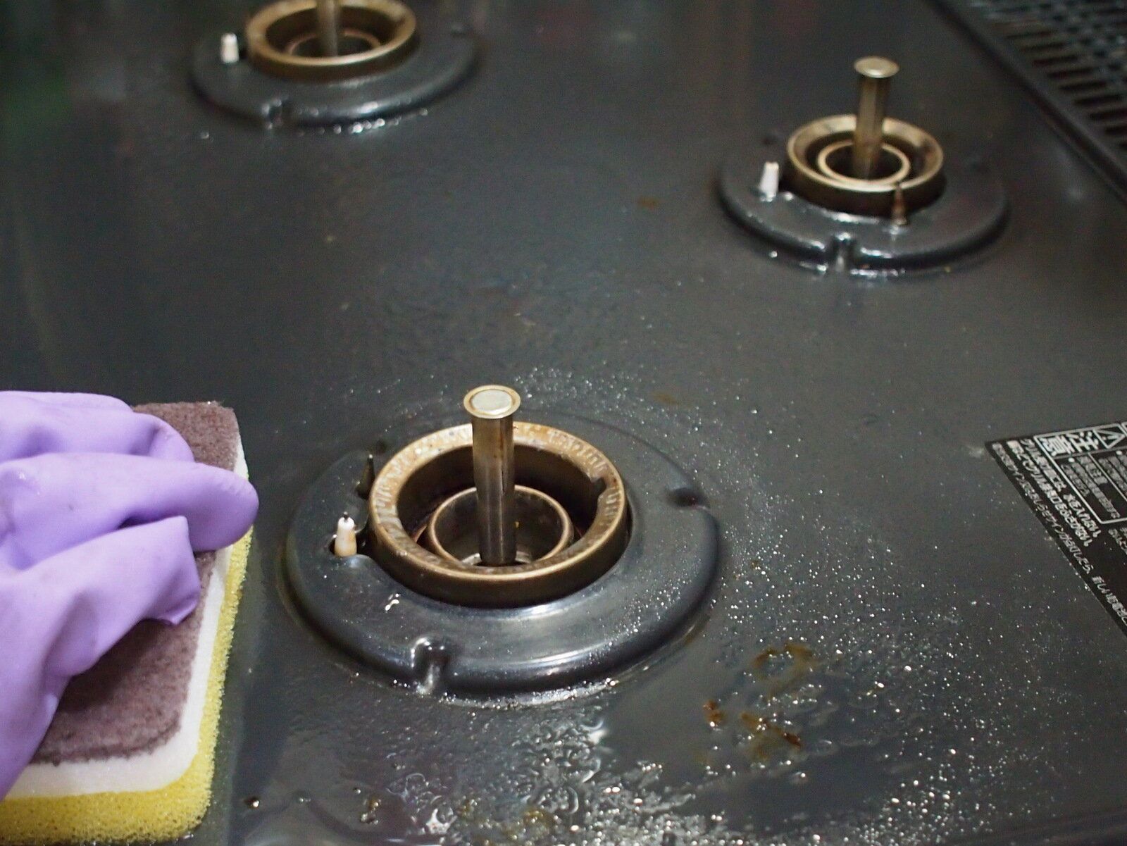 暖冬は大掃除に有利?2023年の大掃除、どこから始めて、どこで終わるかを掃除のプロに聞いた