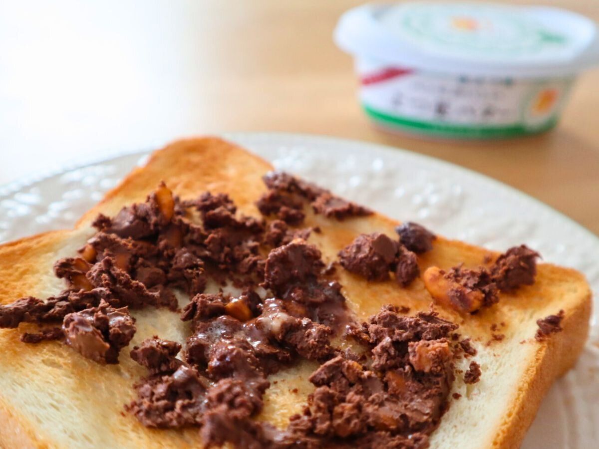 バターを乗せたザクうま食パン