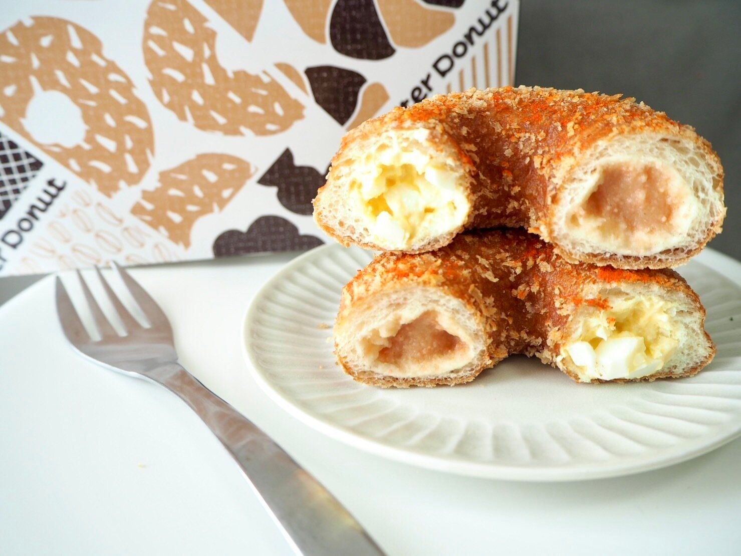 ミスタードーナツ「ザクもっちリング 明太ポテト＆タマゴ」断面写真