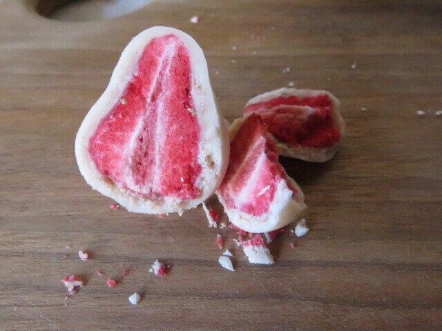 フロマージュチョコがけいちご断面