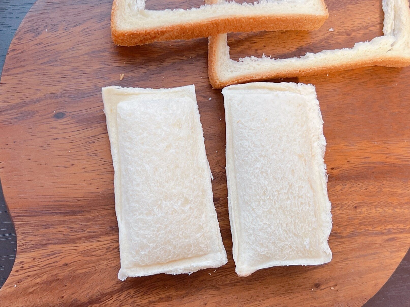 ぎゅっと押すだけでパックサンドができる!