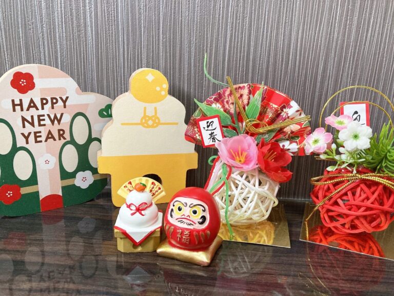 【ダイソー】人気のウッド製も！『お正月飾り』おすすめ3タイプ