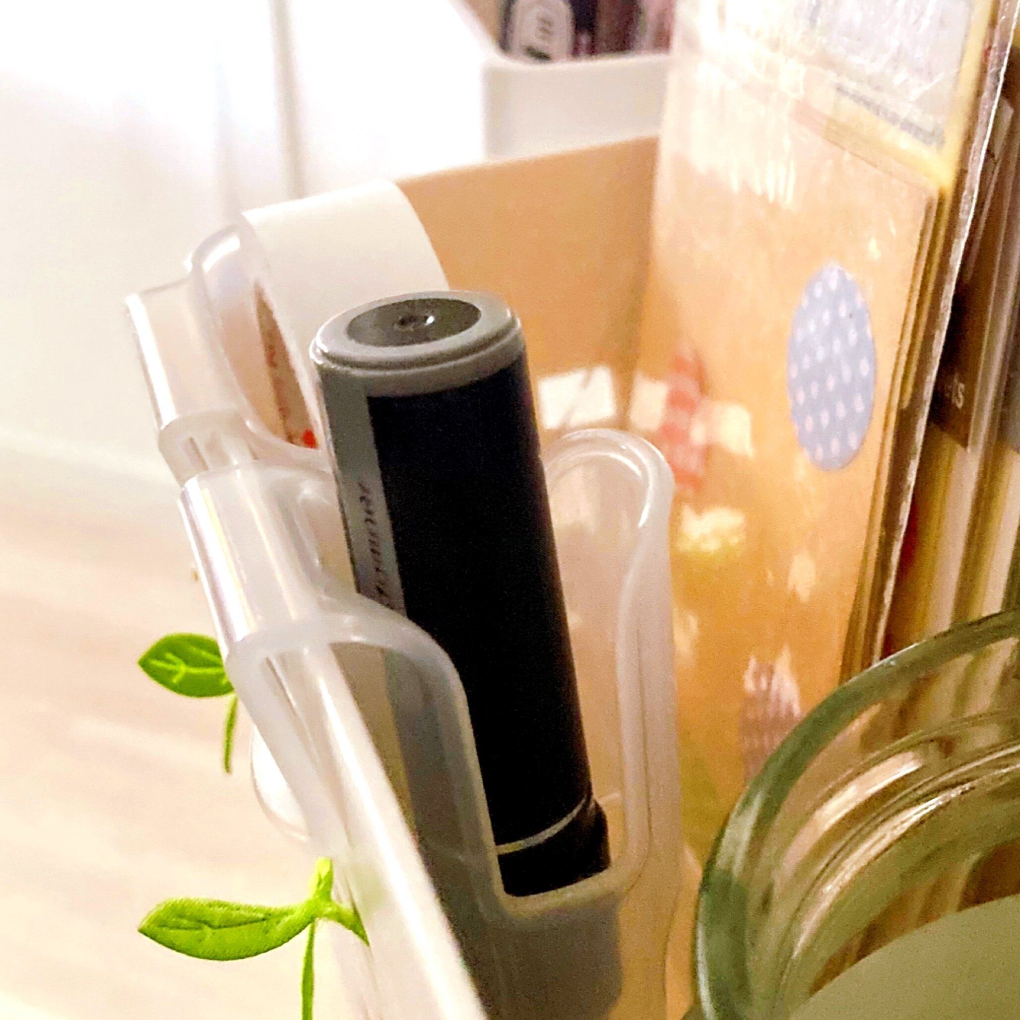 薬味チューブホルダーに印カンを入れる