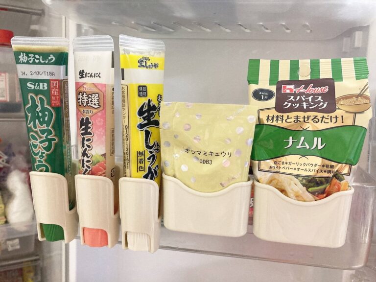 【3COINS】おしゃれなカラーの便利なセット『冷蔵庫ドアポケット収納7個セット』