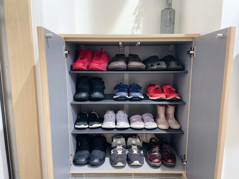 【シンプル収納】賃貸でもあきらめない！狭くてもすっきり保つ玄関収納のアイデア3選