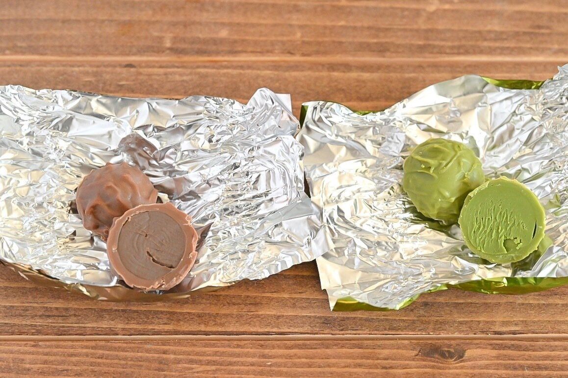 ボンボンショコラの「宇治抹茶&ほうじ茶」の断面